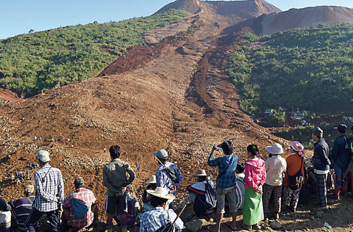 Hien truong dao boi nan nhan vu lo dat o Myanmar-Hinh-7